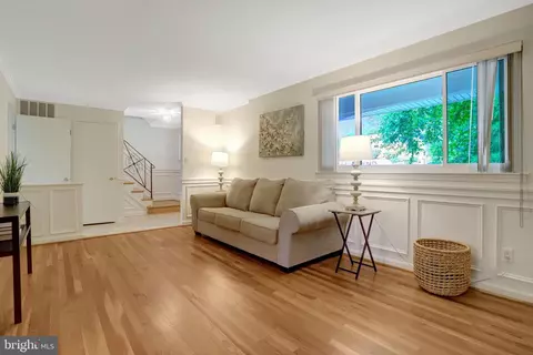 Living - 8447 Thames St, Springfield, VA 22151 photo 4 of 7