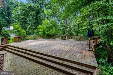Exterior - 8447 Thames St, Springfield, VA 22151 photo 4 of 9