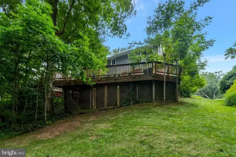 Exterior - 8447 Thames St, Springfield, VA 22151 photo 9 of 9