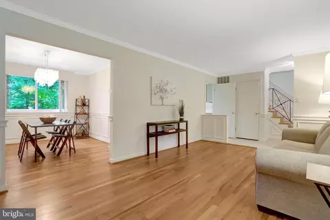 Living - 8447 Thames St, Springfield, VA 22151 photo 3 of 7