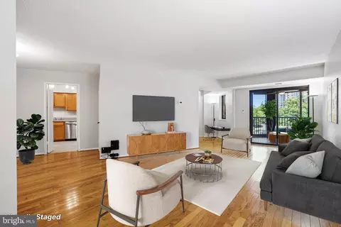 5904 Mount Eagle Dr #711, Alexandria, VA 22303