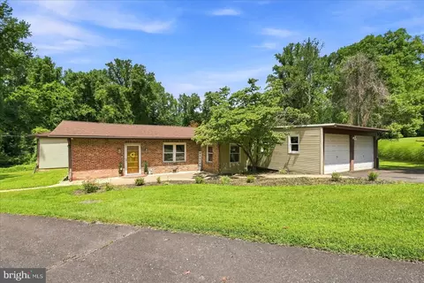 3534 Woodburn Rd, Annandale, VA 22003