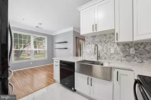 Kitchen - 1550 Spring Gate Dr #8102, Mclean, VA 22102 photo 2 of 4
