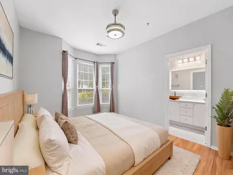 Bedroom - 1550 Spring Gate Dr #8102, Mclean, VA 22102 photo 1 of 1