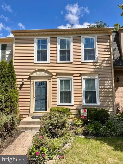 10272 Latney Rd, Fairfax, VA 22032