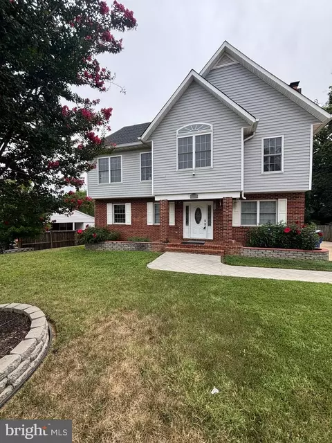 6219 Crestwood Dr, Alexandria, VA 22312
