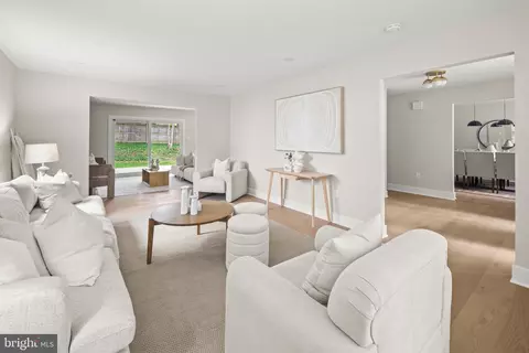 Living - 9137 Rockefeller Ln, Springfield, VA 22153 photo 2 of 3