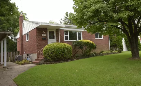 6815 Kingwood Dr, Falls Church, VA 22042
