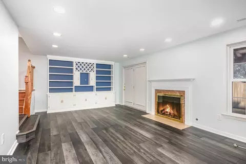 Living - 8002 Tanworth Ct, Springfield, VA 22152 photo 6 of 7