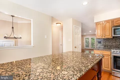 Entry Way - 8002 Tanworth Ct, Springfield, VA 22152 photo 1 of 5