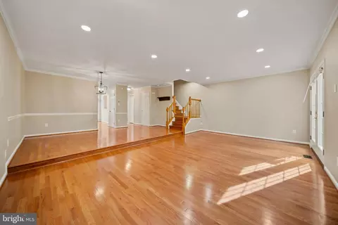 Living - 8002 Tanworth Ct, Springfield, VA 22152 photo 3 of 8