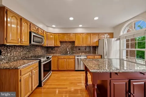 Kitchen - 8002 Tanworth Ct, Springfield, VA 22152 photo 2 of 4