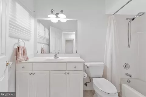 Bath - 13716 Springhaven Dr, Chantilly, VA 20151 photo 5 of 5