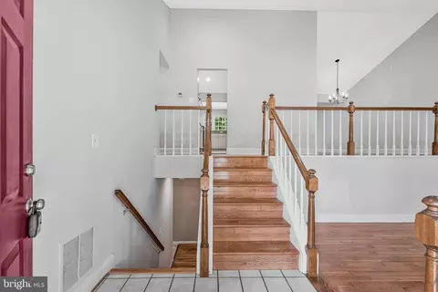 Entry Way - 13716 Springhaven Dr, Chantilly, VA 20151 photo 3 of 5