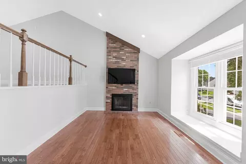 Living - 13716 Springhaven Dr, Chantilly, VA 20151 photo 3 of 4