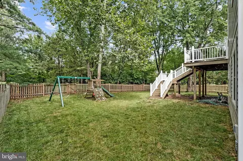 Exterior - 13716 Springhaven Dr, Chantilly, VA 20151 photo 7 of 9