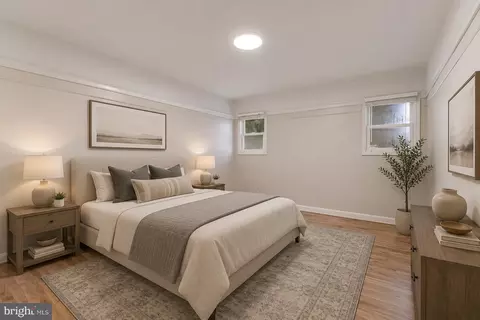 Bedroom - 13716 Springhaven Dr, Chantilly, VA 20151 photo 4 of 6