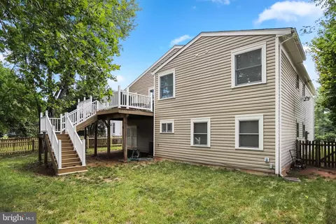 Exterior - 13716 Springhaven Dr, Chantilly, VA 20151 photo 8 of 9