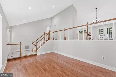 Entry Way - 13716 Springhaven Dr, Chantilly, VA 20151 photo 4 of 5
