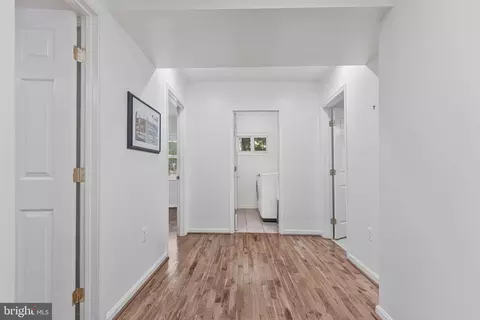 Entry Way - 13716 Springhaven Dr, Chantilly, VA 20151 photo 2 of 5