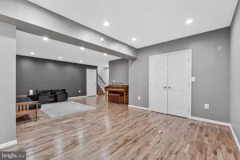 Other - 13716 Springhaven Dr, Chantilly, VA 20151 photo 4 of 9