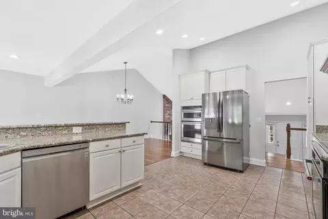 Kitchen - 13716 Springhaven Dr, Chantilly, VA 20151 photo 2 of 4