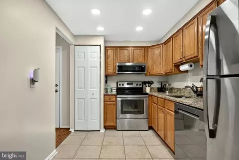 Kitchen - 7640 Provincial Dr #112, Mclean, VA 22102 photo 1 of 3