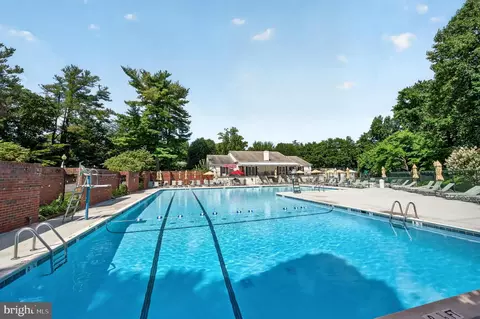 Exterior - 7640 Provincial Dr #112, Mclean, VA 22102 photo 7 of 14