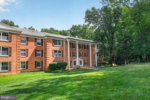 Exterior - 7640 Provincial Dr #112, Mclean, VA 22102 photo 1 of 14