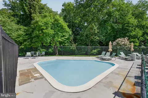 Exterior - 7640 Provincial Dr #112, Mclean, VA 22102 photo 5 of 14