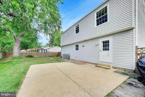 Exterior - 9152 Burke Rd, Burke, VA 22015 photo 8 of 11