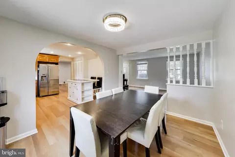 Entry Way - 9152 Burke Rd, Burke, VA 22015 photo 1 of 2