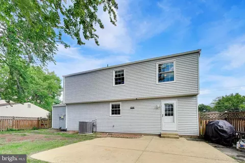 Exterior - 9152 Burke Rd, Burke, VA 22015 photo 5 of 11