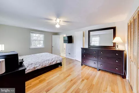 Bedroom - 9152 Burke Rd, Burke, VA 22015 photo 2 of 5