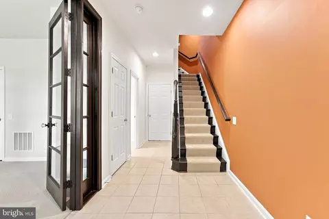 Entry Way - 9652 Pullman Pl, Fairfax, VA 22031 photo 1 of 16