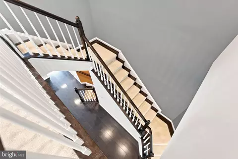 Entry Way - 9652 Pullman Pl, Fairfax, VA 22031 photo 14 of 16