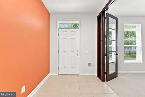 Entry Way - 9652 Pullman Pl, Fairfax, VA 22031 photo 2 of 16