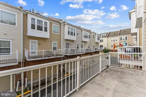 Exterior - 9652 Pullman Pl, Fairfax, VA 22031 photo 1 of 4