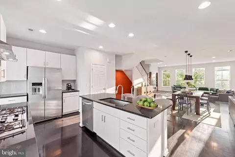 Kitchen - 9652 Pullman Pl, Fairfax, VA 22031 photo 9 of 10