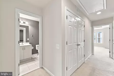 Entry Way - 9652 Pullman Pl, Fairfax, VA 22031 photo 13 of 16