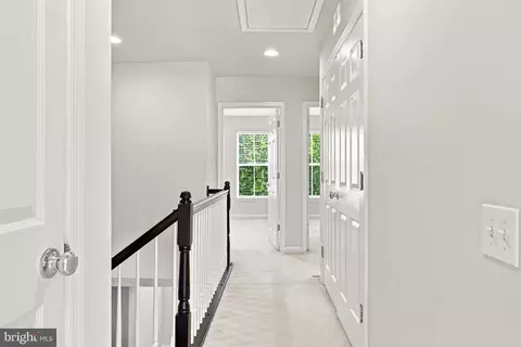 Entry Way - 9652 Pullman Pl, Fairfax, VA 22031 photo 11 of 16