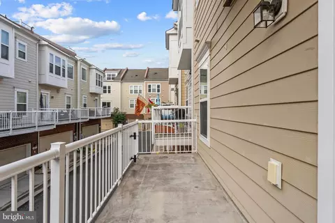 Exterior - 9652 Pullman Pl, Fairfax, VA 22031 photo 2 of 4