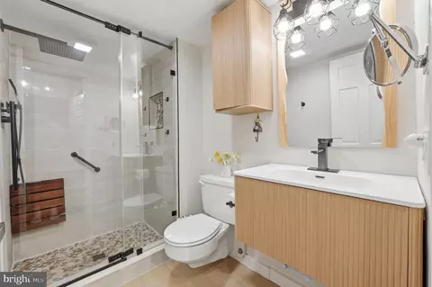 Bath - 7661 Provincial Dr #209, Mclean, VA 22102 photo 2 of 2