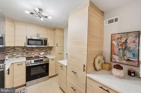 Kitchen - 7661 Provincial Dr #209, Mclean, VA 22102 photo 5 of 5