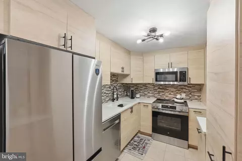 Kitchen - 7661 Provincial Dr #209, Mclean, VA 22102 photo 2 of 5