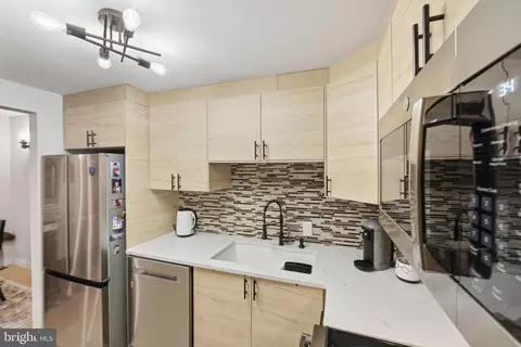 Kitchen - 7661 Provincial Dr #209, Mclean, VA 22102 photo 3 of 5