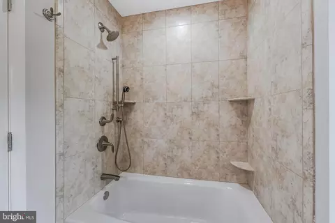 Bath - 2001 Chadds Ford Dr, Reston, VA 20191 photo 2 of 5