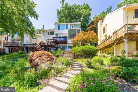Exterior - 2001 Chadds Ford Dr, Reston, VA 20191 photo 11 of 11