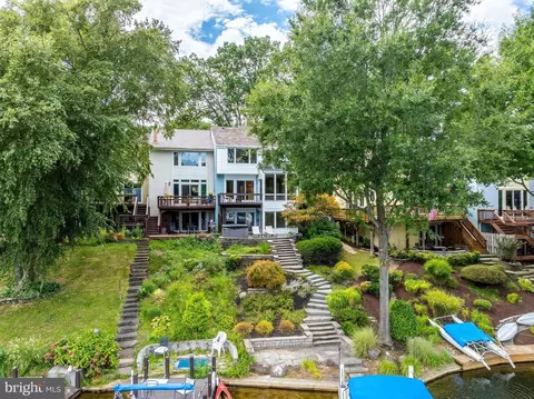 Exterior - 2001 Chadds Ford Dr, Reston, VA 20191 photo 12 of 12