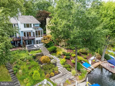 Exterior - 2001 Chadds Ford Dr, Reston, VA 20191 photo 4 of 12